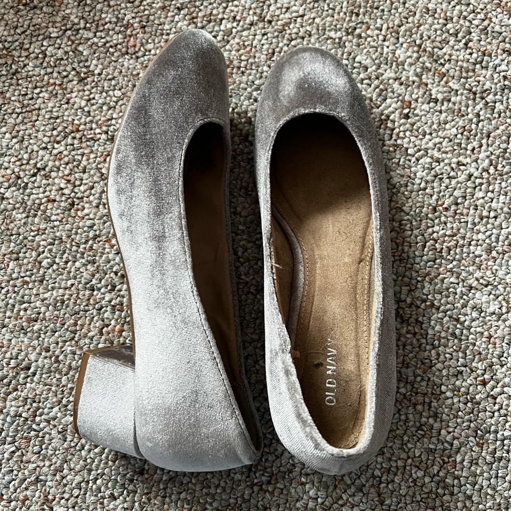 Silver Velvet Old Navy One-Inch Block Heels, 8